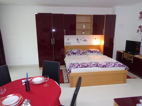 Apartments Zora - Suite Rouge