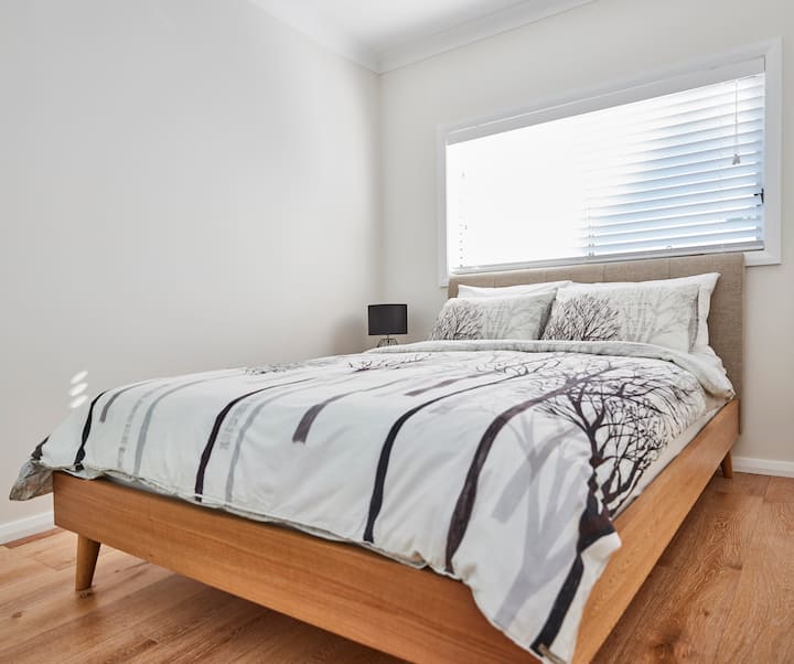 Cama Queen confortável