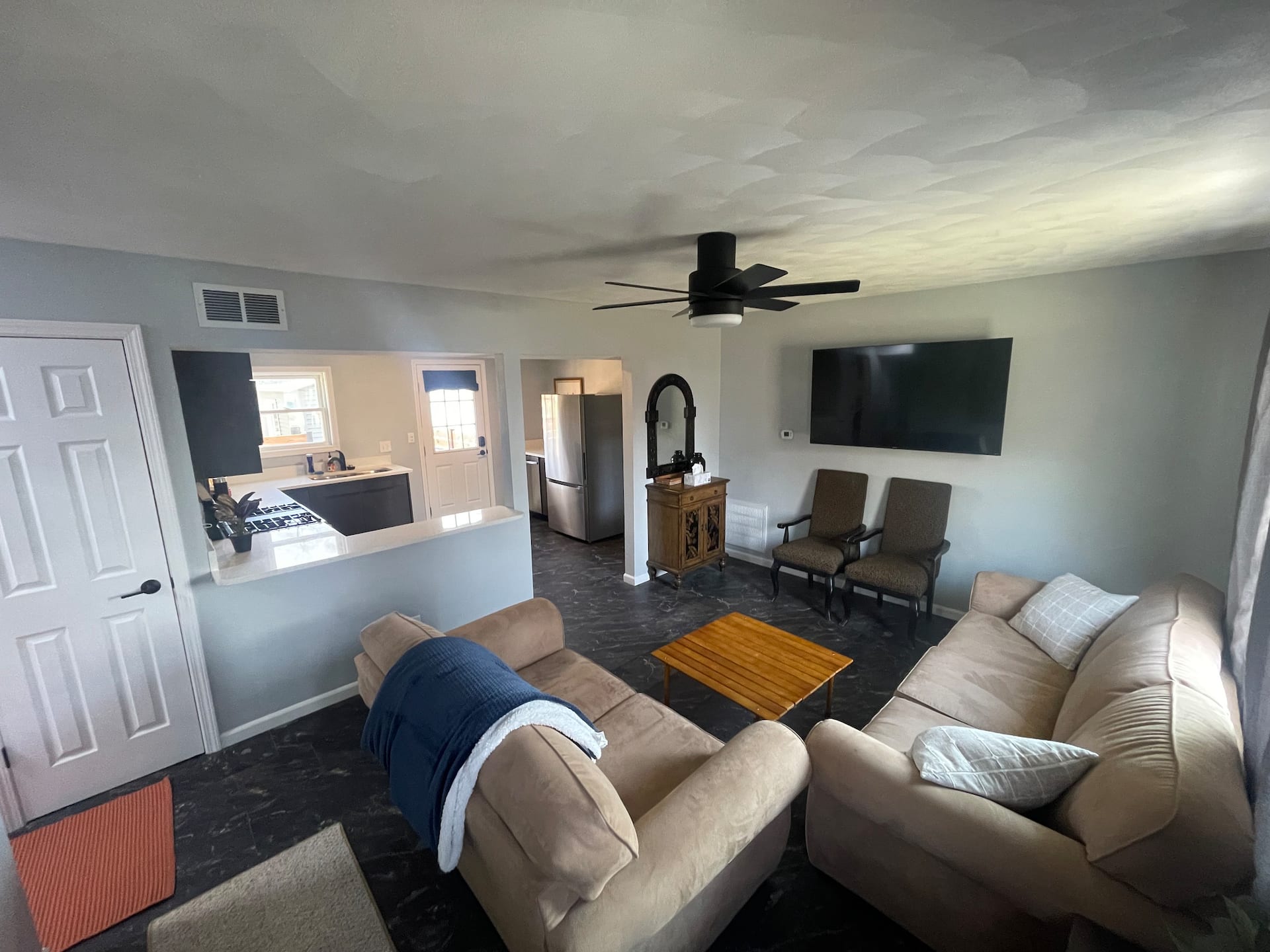 Clean private safe retreat getaway!