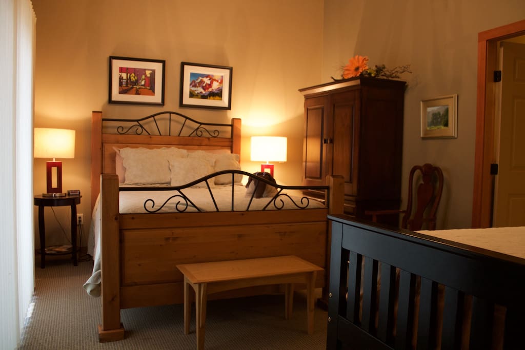 Driftwood Room, includes twin trundle bed and bathroom with body-jet shower. Juliette balcony.