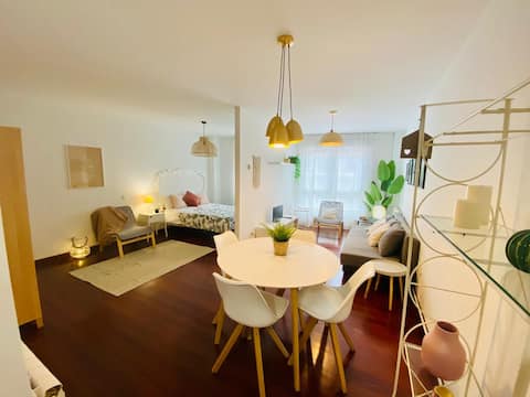 Top performing Airbnb: Cozy studio in the center of town. in San Vicente De La Barquera