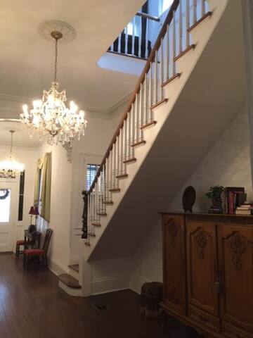 1868 Grand Mansion next to Garden District gallery image 3