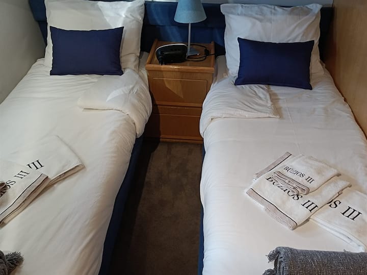 Suite con 2 camas de una plaza.