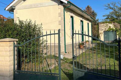 Coutrillonne villa near St Emilion [air conditioning living room]