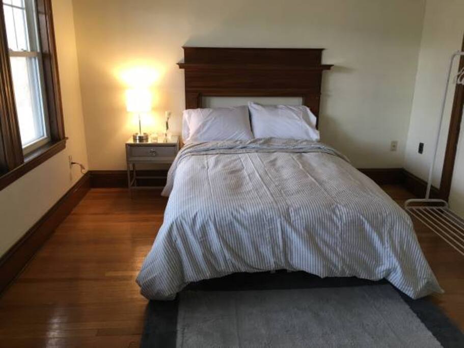 Huge bedroom, lots of light!