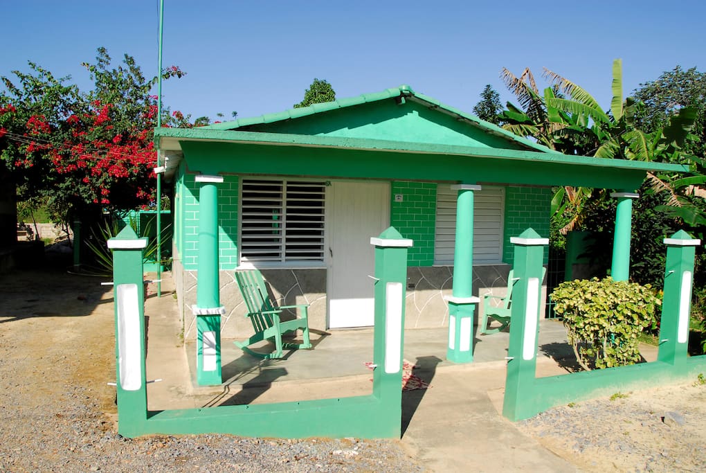 Villa Rosa de papel