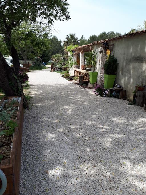 Au bout du chemin Le Cabanon 13