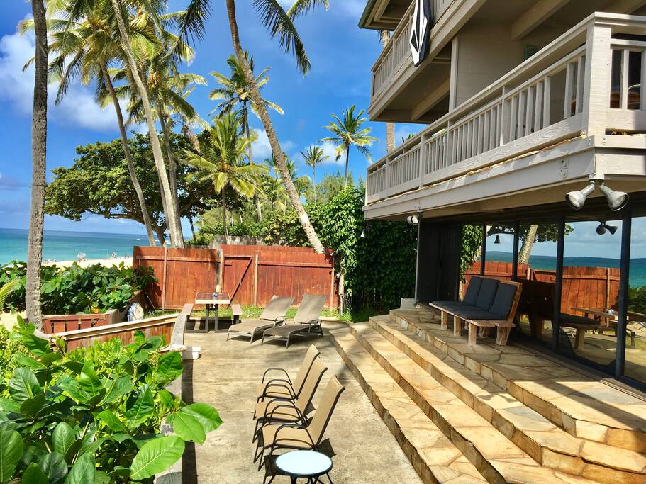 Oceanfront house with stacking first floor doors.