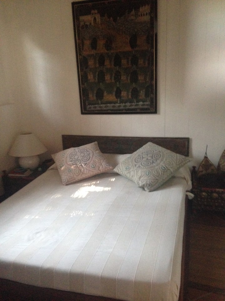 Slaapkamer met tweepersoonsbed