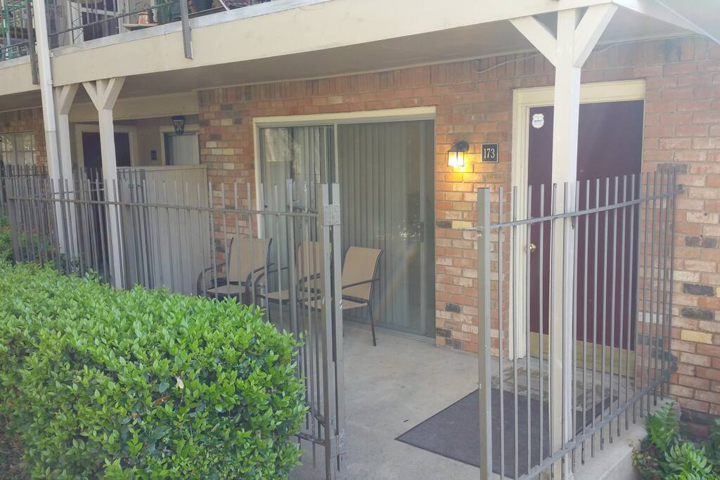 Front private patio completely shaded by 63 year old oak trees.