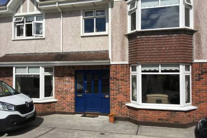 Double Ensuite room in  quiet suburb of Cork city