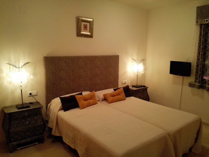 חדר טלוויזיה מרווח