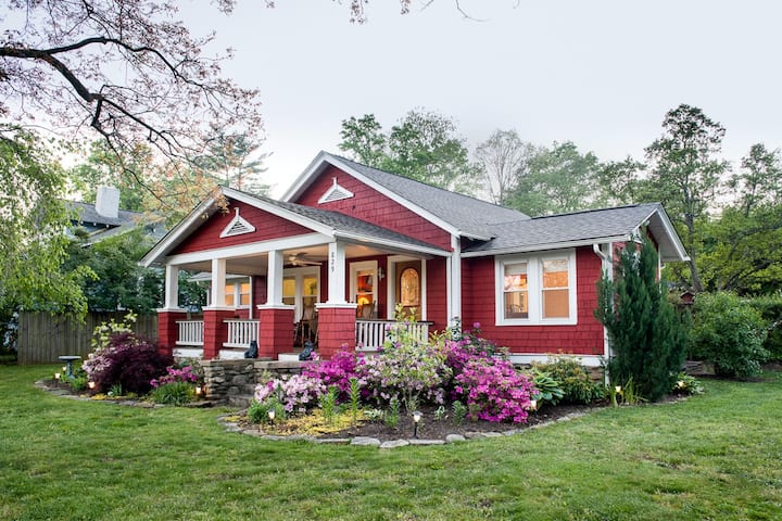 The Red Cottage -Pet friendly. Off-season rates.