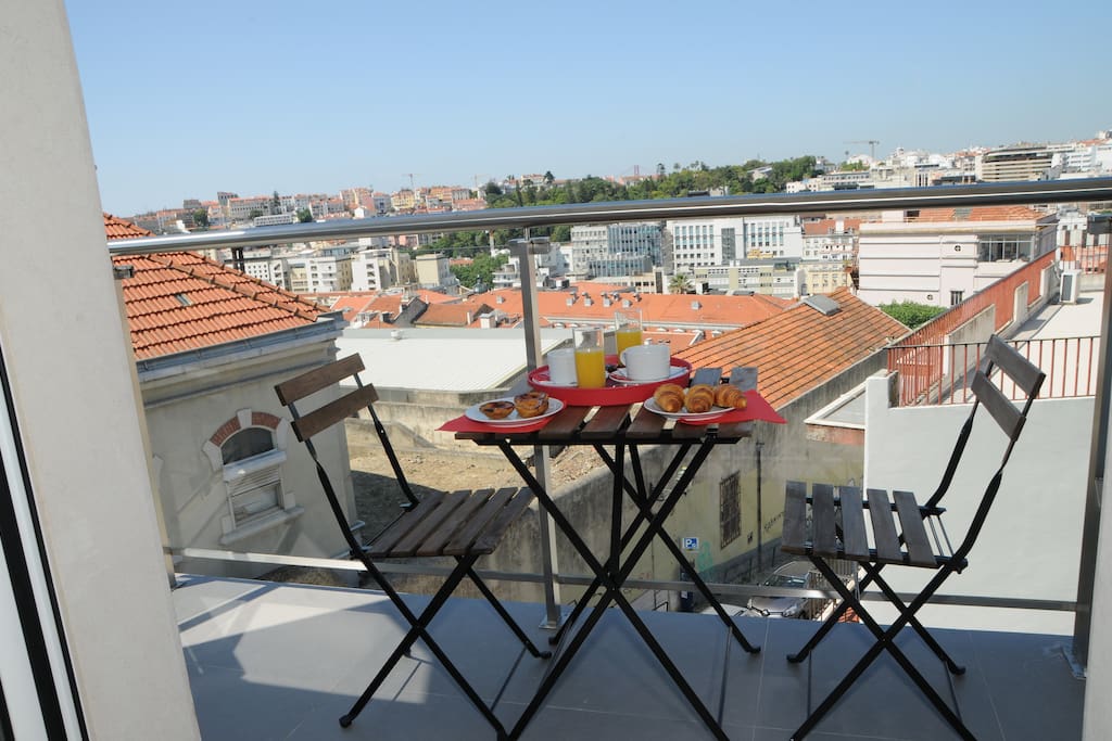 varanda com vista de lisboa