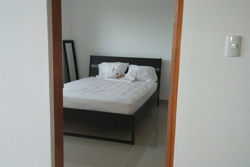 Fullbedroom private bathroom
