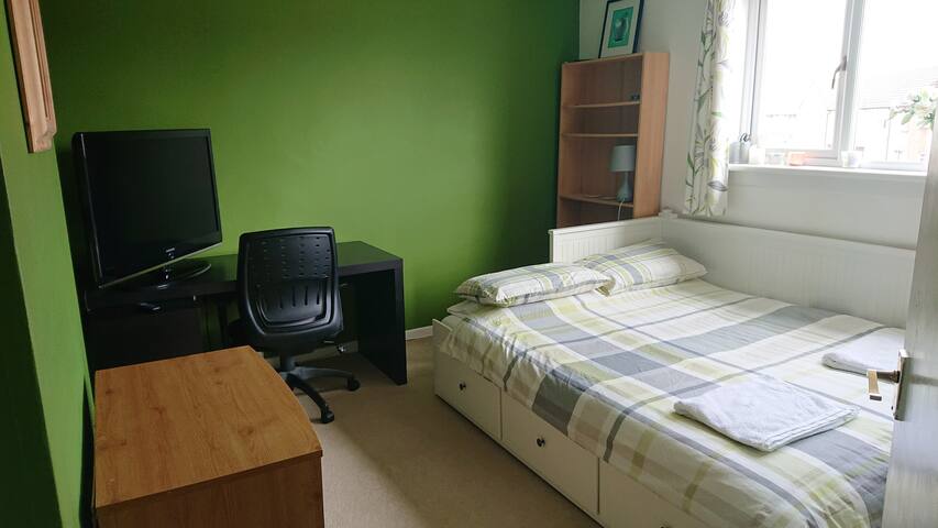 Centrally based spare room