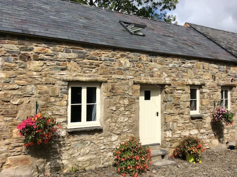 Hafod Wnnog Dairy at the foot of the Preseli Hills