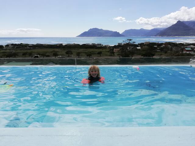 Mountain and Sea view apartment 3 gallery image 5