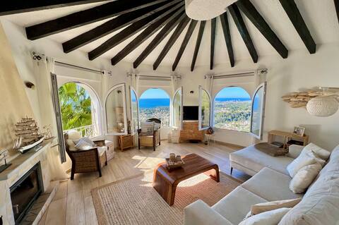 Popular Airbnb listing: Dream villa with spectacular sea views in Benissa