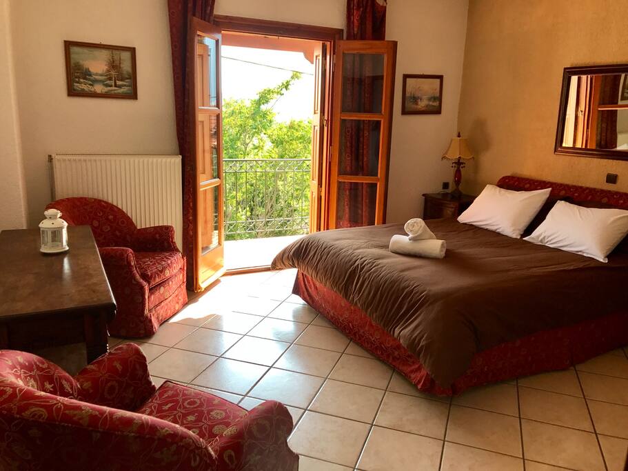 Queen Bedroom