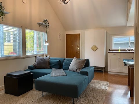 Successful Airbnb property: Private, stylish, convenient in East Van in Sunset
