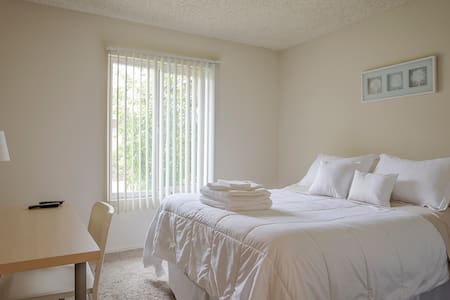 Private Room & Private Bathroom w/ WiFi near CSUF
