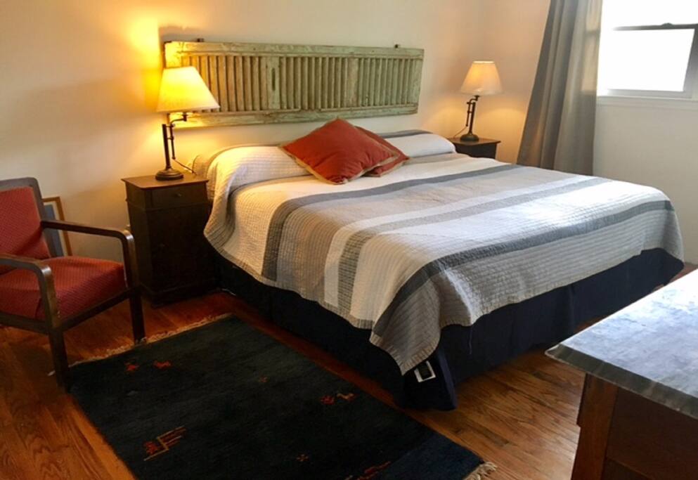 Guest room 2 with King