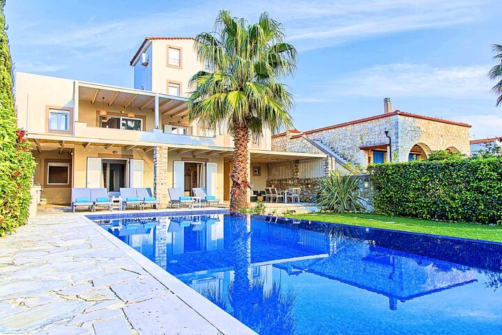 Cretan Mansion with Heated Swimming Pool gallery image 4