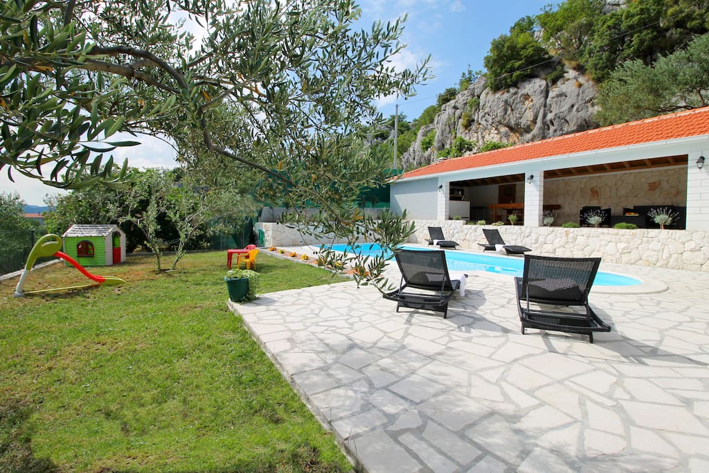 Enjoy in quiet, rural environment with playground