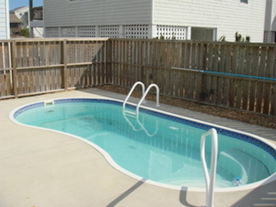 Exterior,Pool,