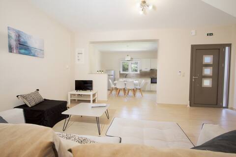 Alexandra's Apartments - Jasmine Maisonette