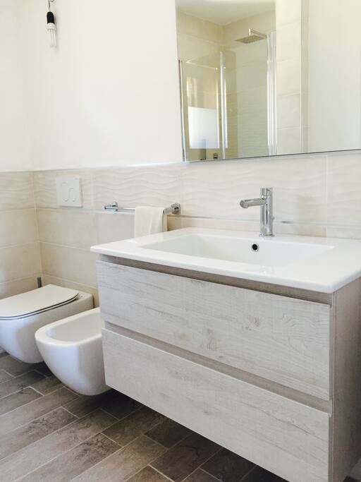 Bagno con doccia