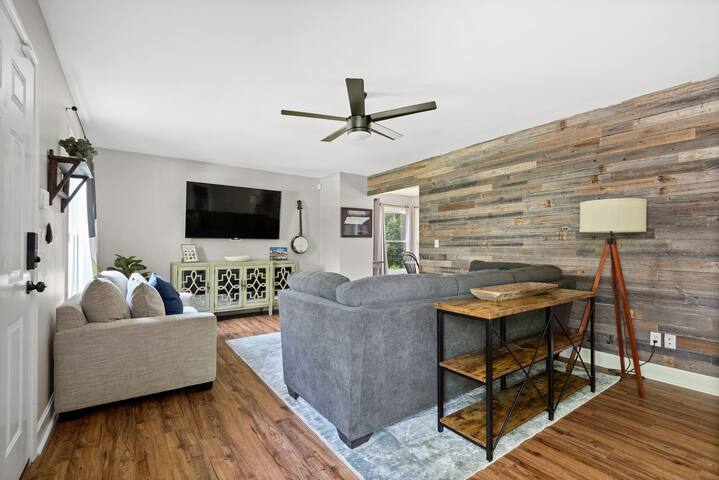 HOPE GARDENS HIDEAWAY! 1 MILE FROM DOWNTOWN gallery image 3