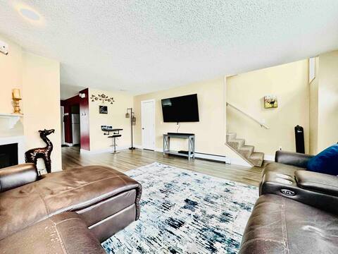 *The Lovely Place #1 Stunning 3BR 1.5 BA,Sleeps 8