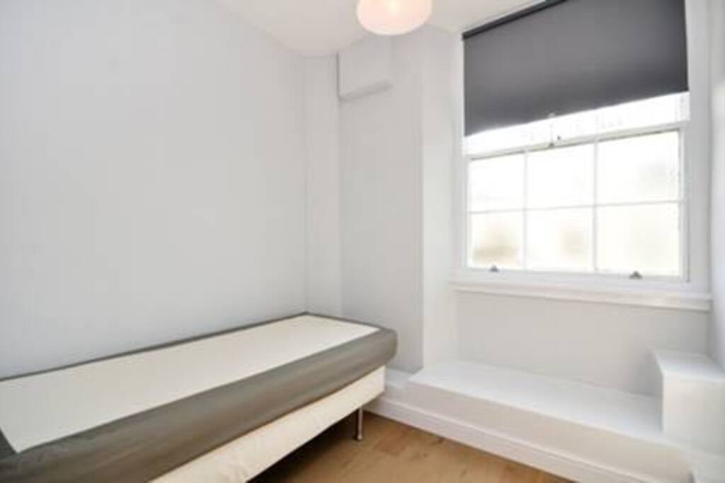 Bedroom with Single Bed