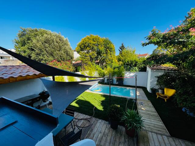 Maison style 50’s, 150 m2, jardin, piscine.