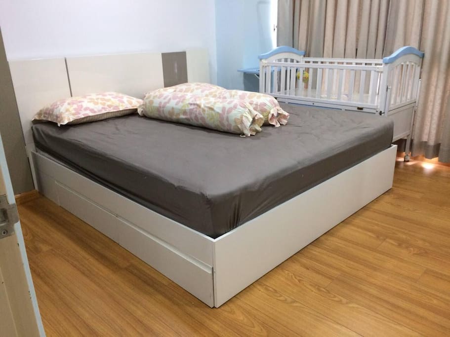 Master Bed Room