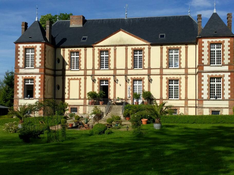 The house (front)