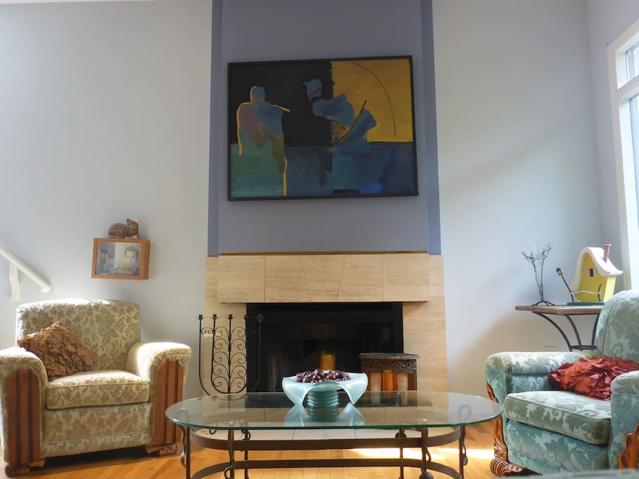 Living Room/Fireplace