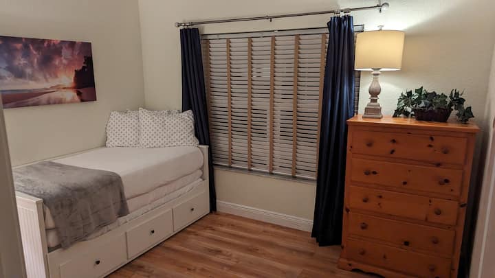 غرفة النوم 2