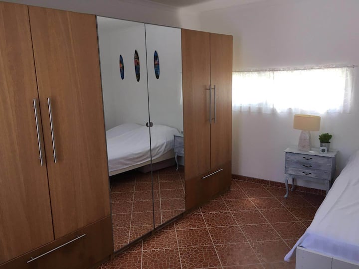 เรือนรับรองตู้เสื้อผ้า