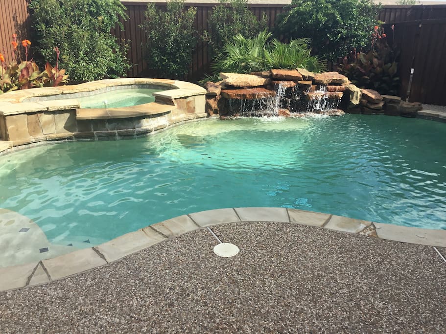 Salt water pool with hot tube and water feature. Outdoor grill use can be negotiated with Paul.