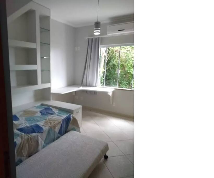 Quarto Solteiro com Cama Auxiliar