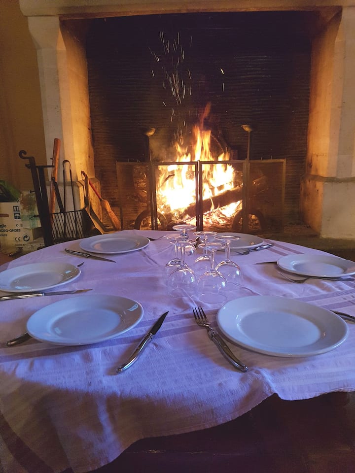 Week-end en hiver, le feu, les bons vins et plats régionaux