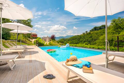 Borgo Canapegna-"La Quercia d 'oro" - private pool