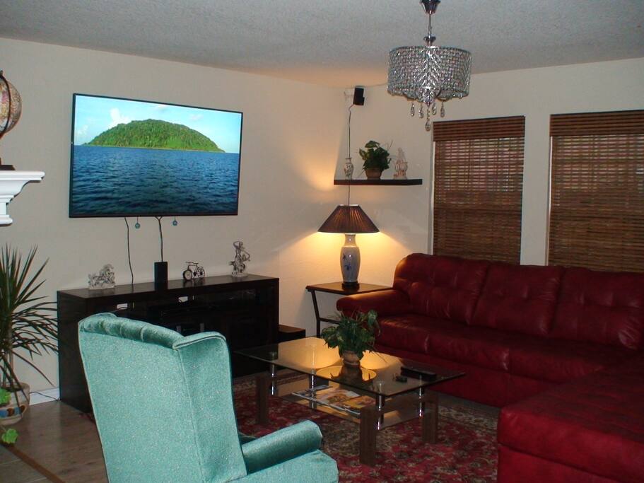 Living room with 65" Smart TV, Bose Audio system