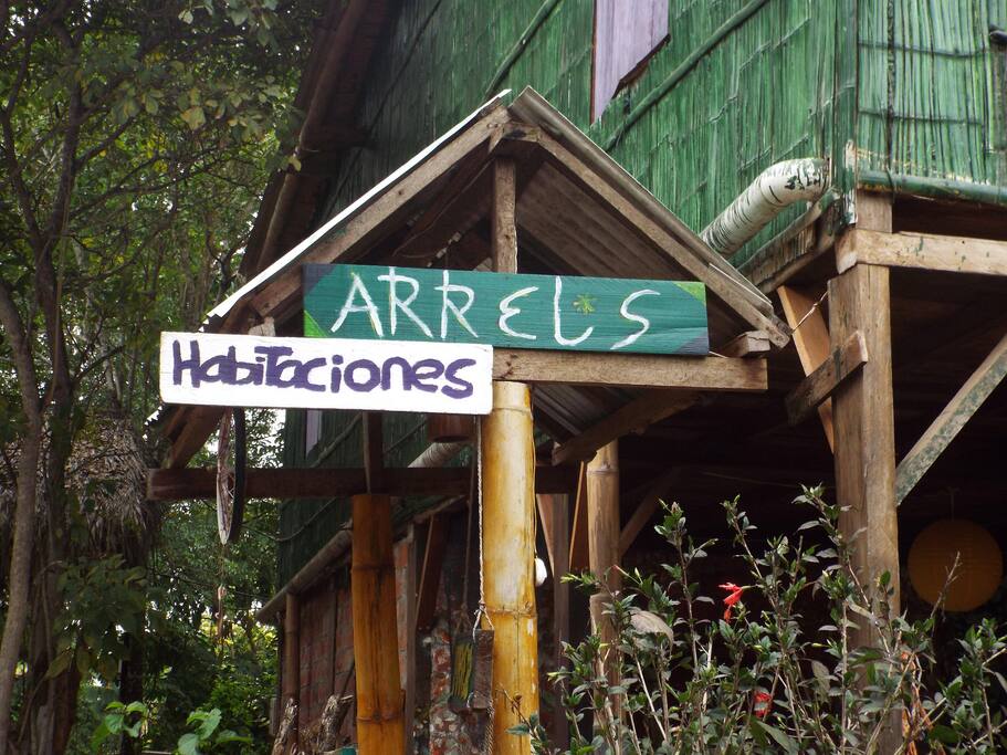 Entrada Hostal Arrels