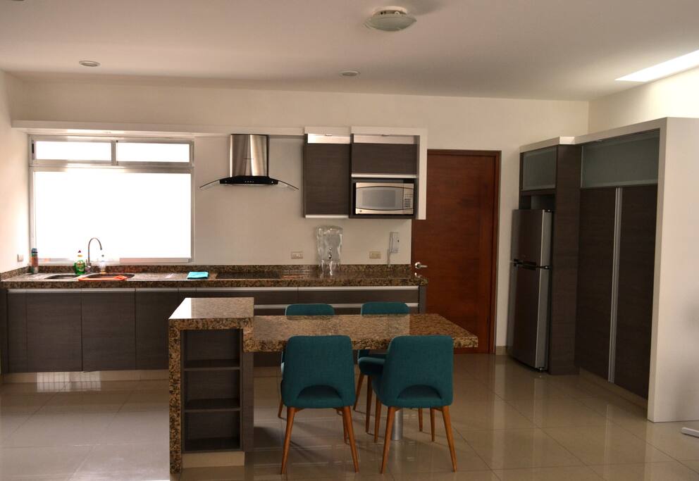 COCINA TOTALMENTE EQUIPADA