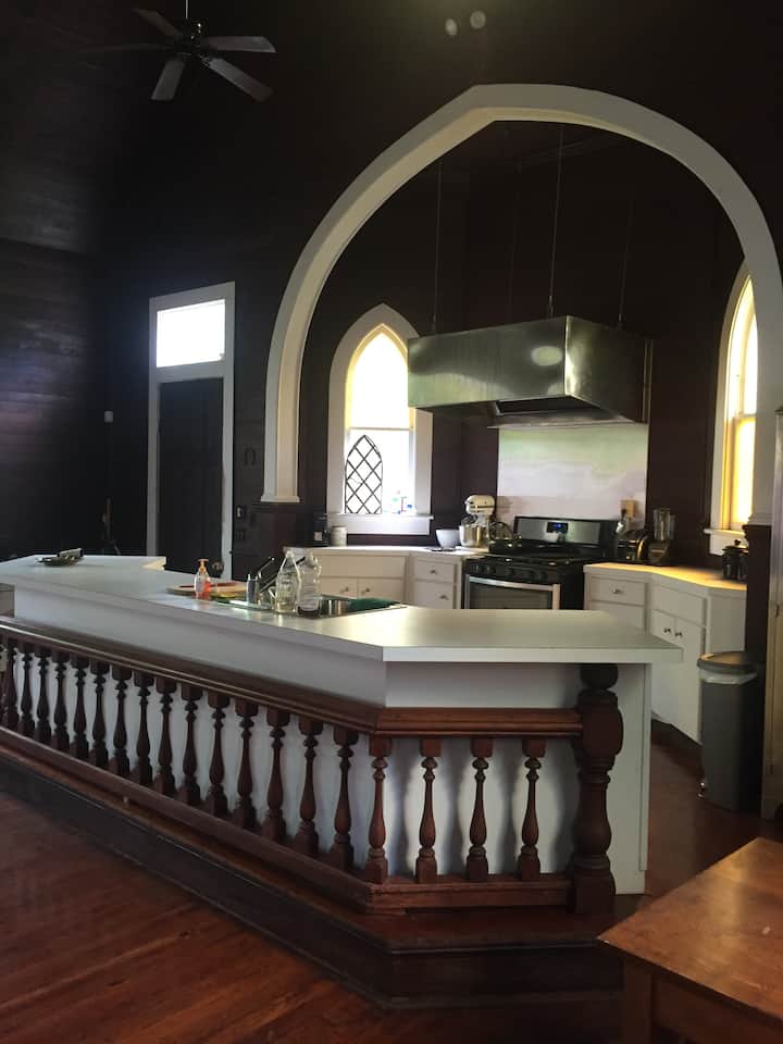 a-church-in-st-martinville-in-saint-martinville-louisiana-united-states