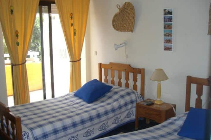 Suite 2 people
Suite 2 personas
Chumba cha watu 2
Chumba cha watu 2